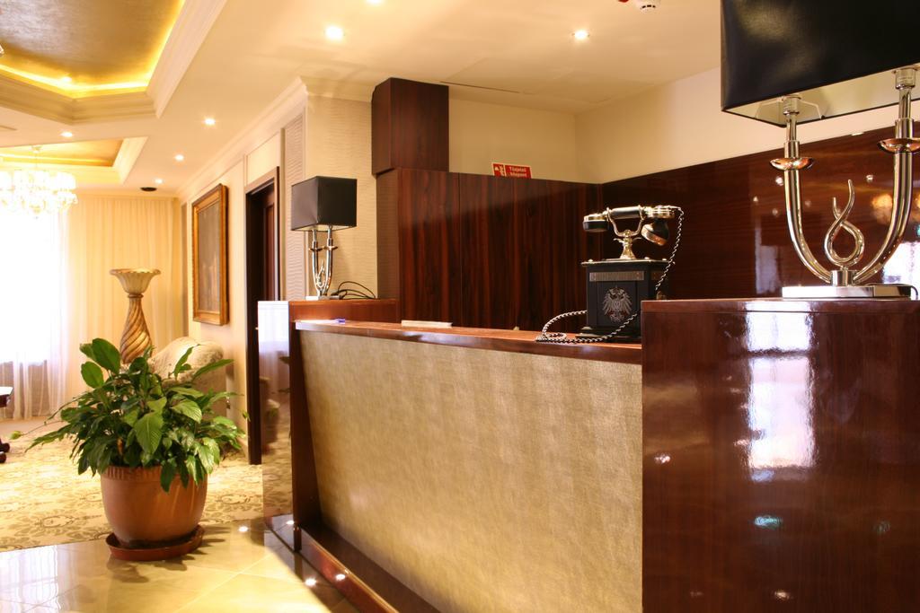 Hotel Capitulum Győr Exterior foto