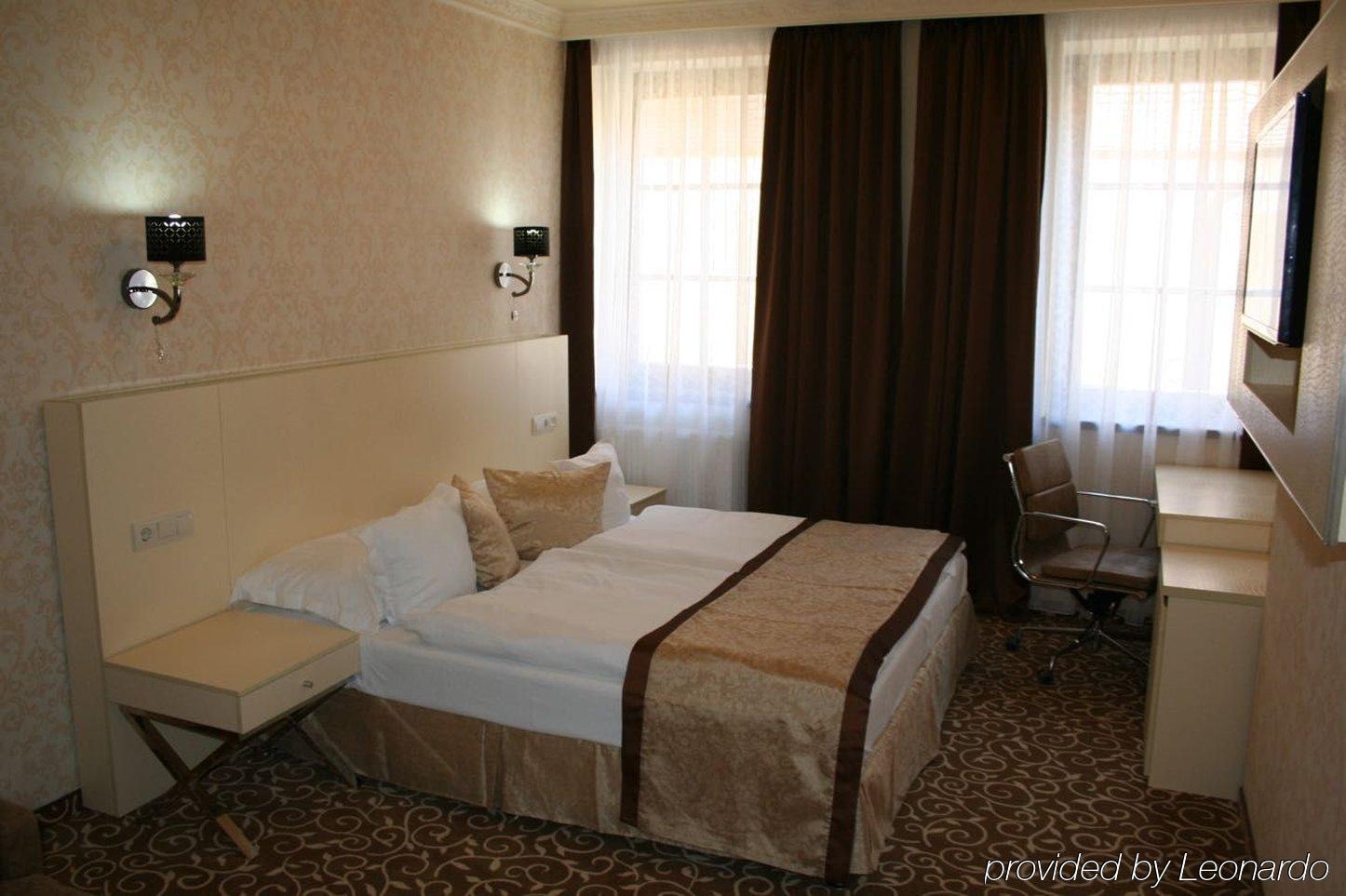 Hotel Capitulum Győr Exterior foto