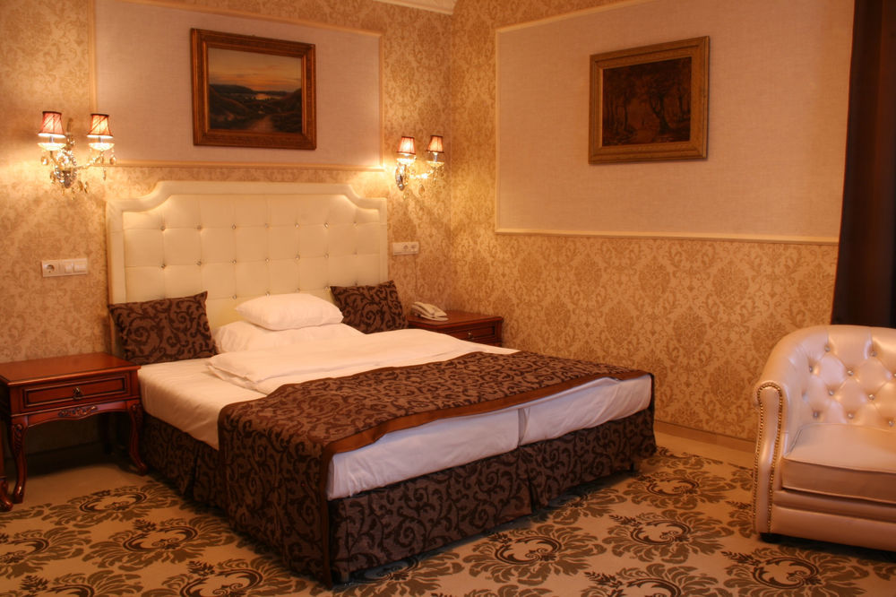 Hotel Capitulum Győr Exterior foto
